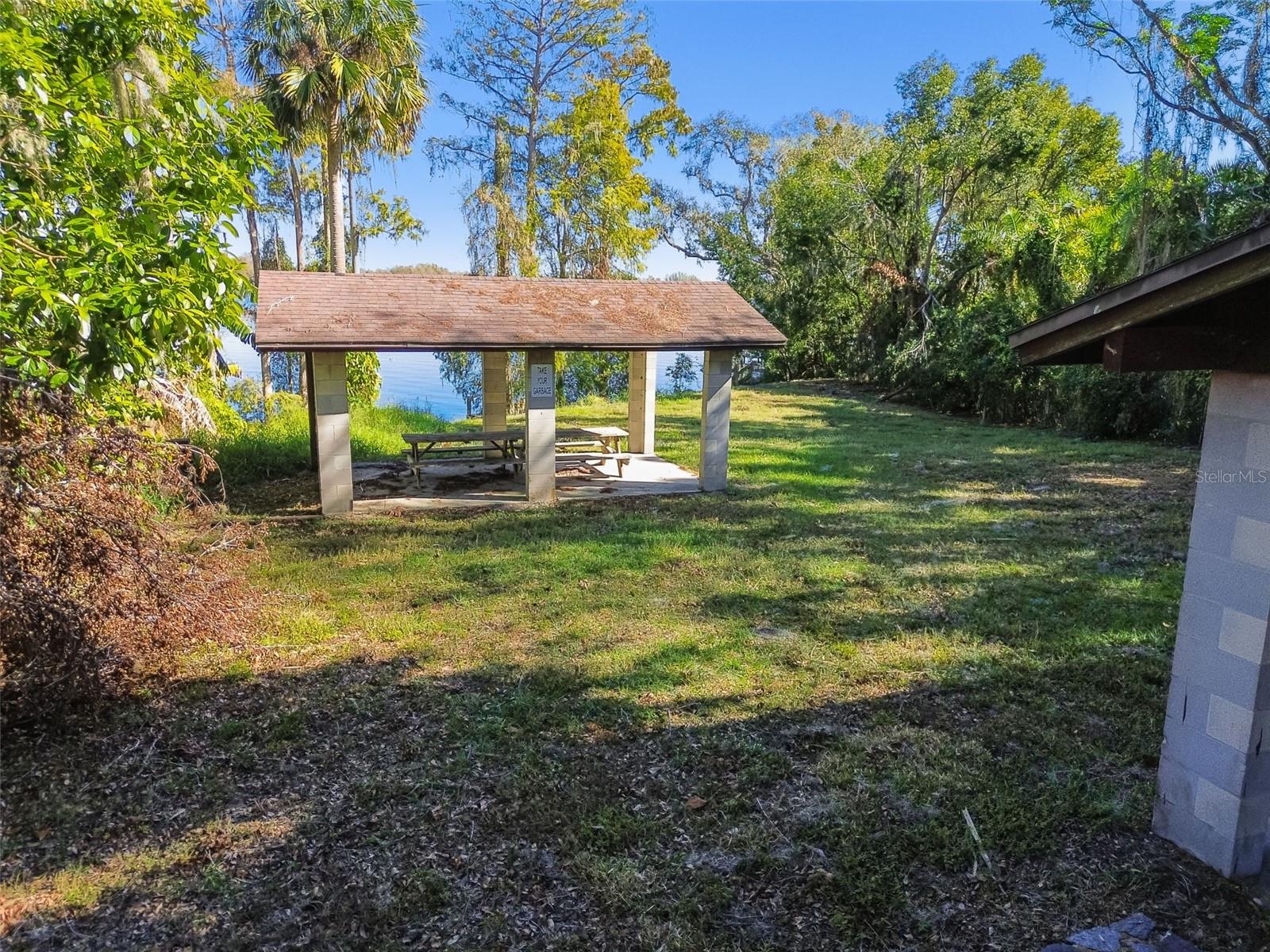 11114 LAKE SASSA DR, THONOTOSASSA, FL, 33592