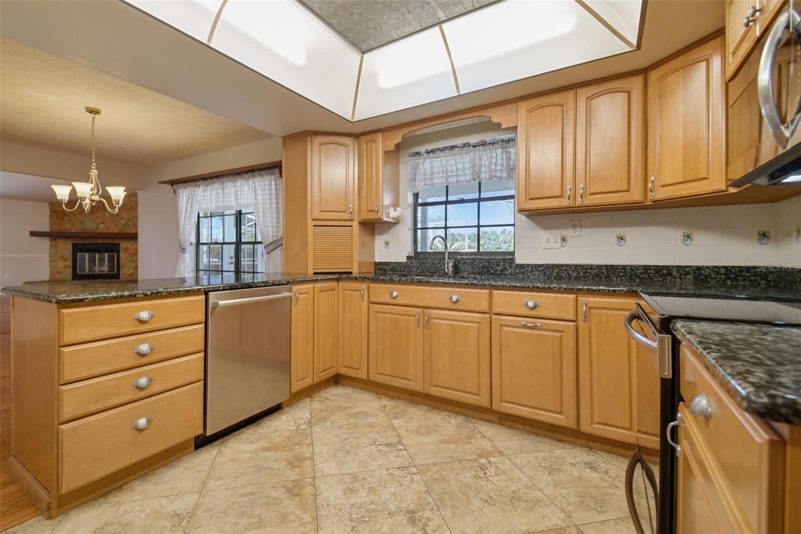 11114 LAKE SASSA DR, THONOTOSASSA, FL, 33592