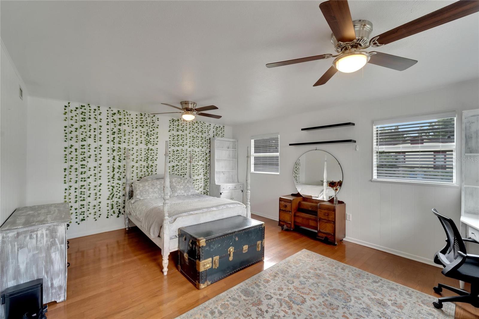 701 N WARNELL ST, PLANT CITY, FL, 33563