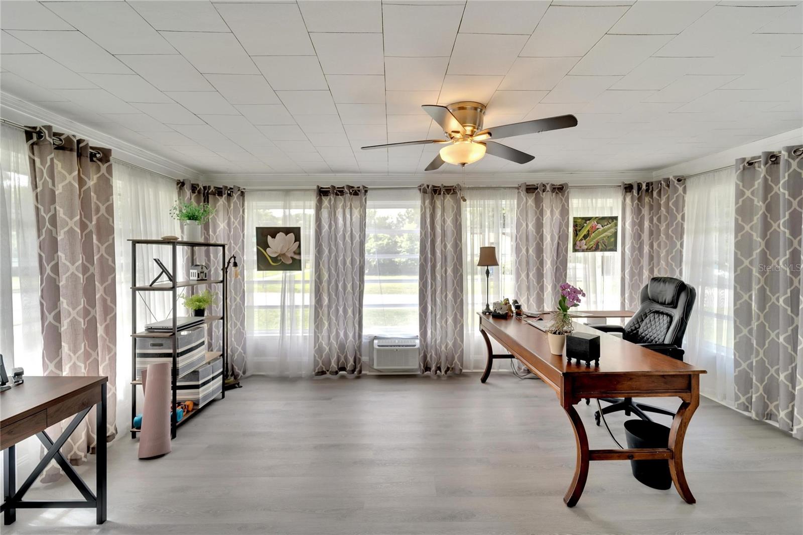 701 N WARNELL ST, PLANT CITY, FL, 33563