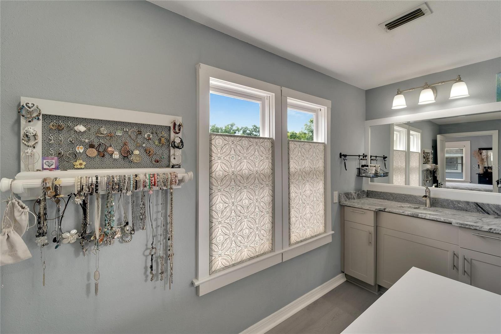701 N WARNELL ST, PLANT CITY, FL, 33563