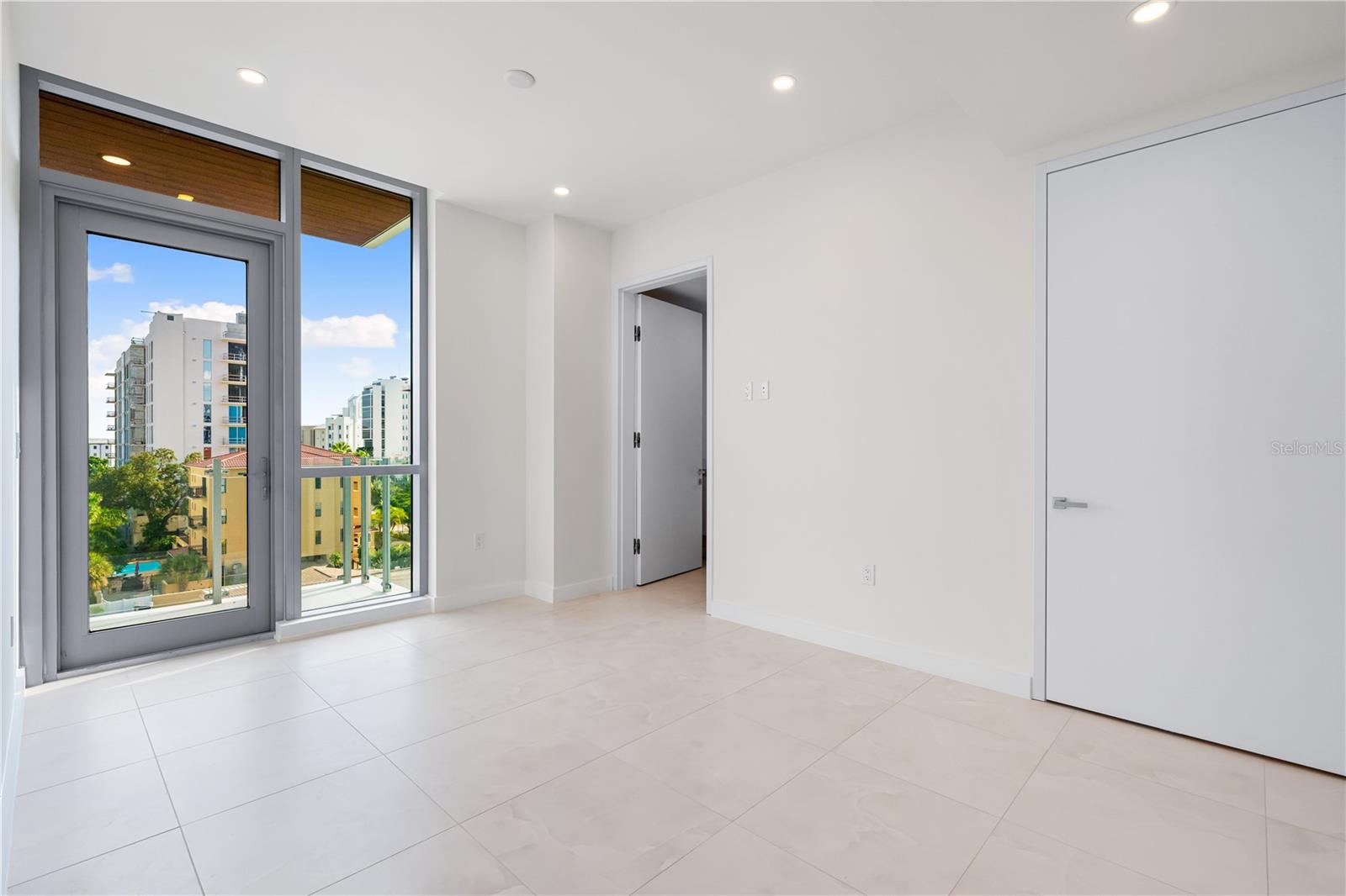 111 GOLDEN GATE PT #403, SARASOTA, FL, 34236