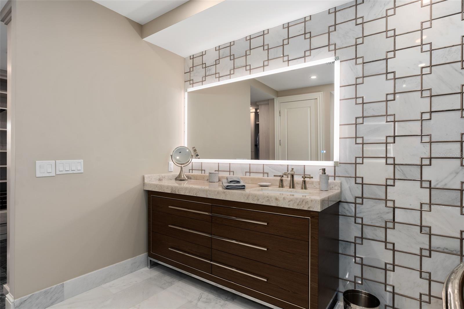 5531 CANNES CIR #201, SARASOTA, FL, 34231