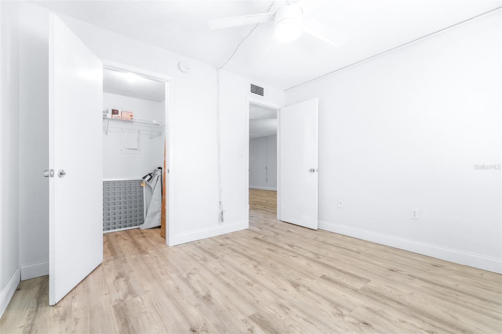 820 PATRICIA AVE #207, DUNEDIN, FL, 34698