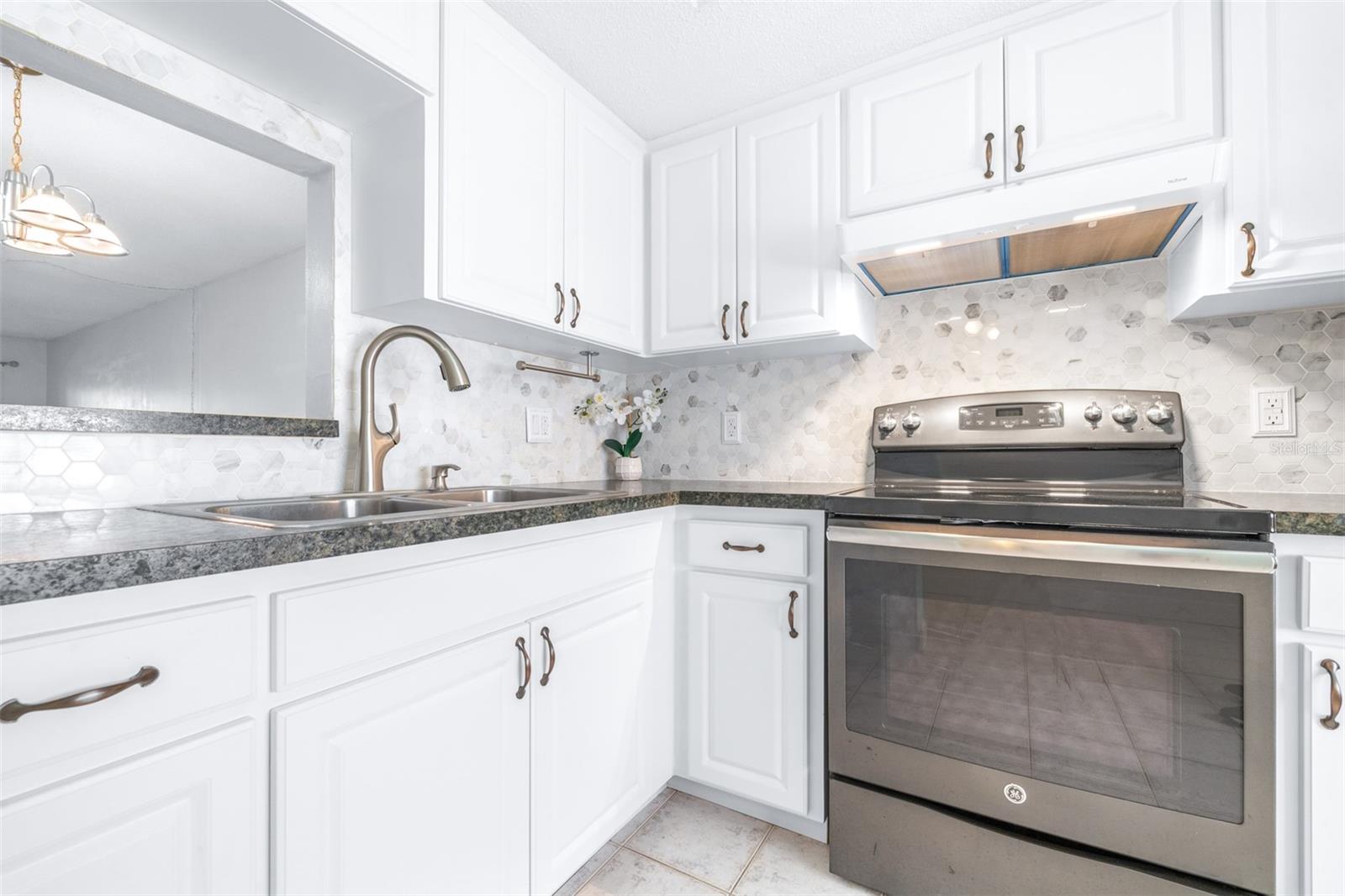 820 PATRICIA AVE #207, DUNEDIN, FL, 34698
