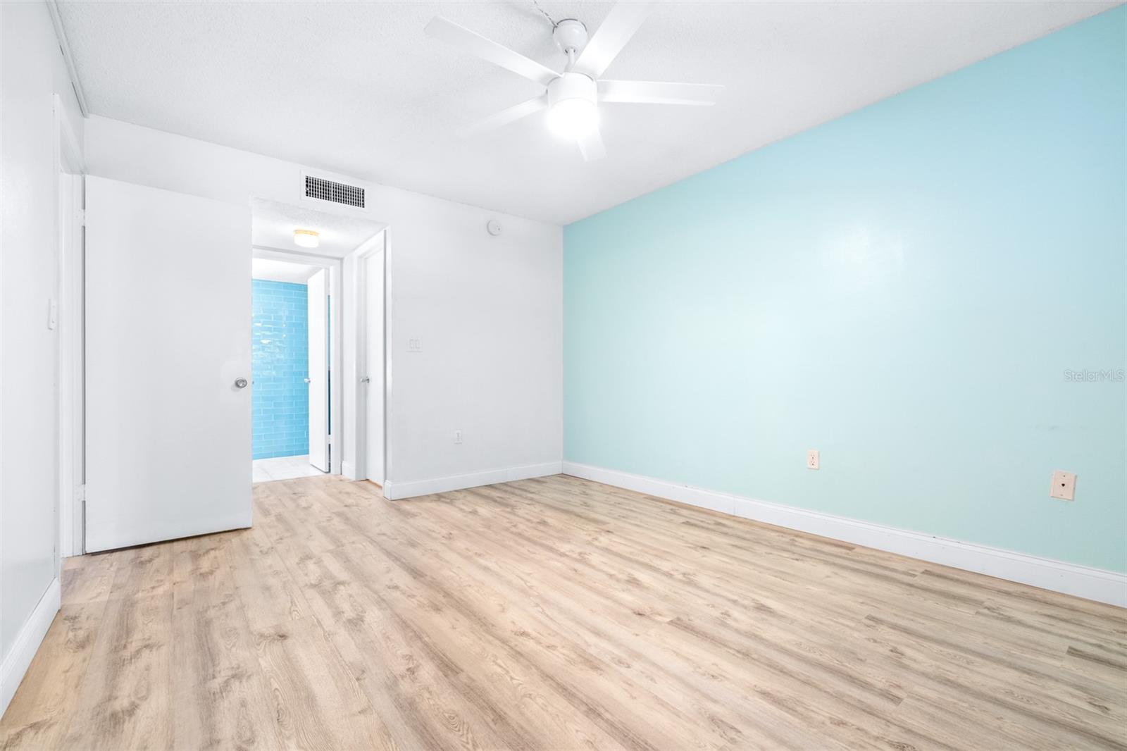 820 PATRICIA AVE #207, DUNEDIN, FL, 34698