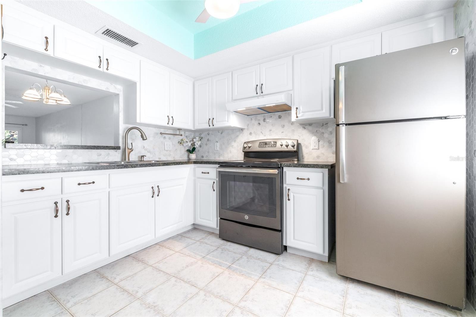 820 PATRICIA AVE #207, DUNEDIN, FL, 34698