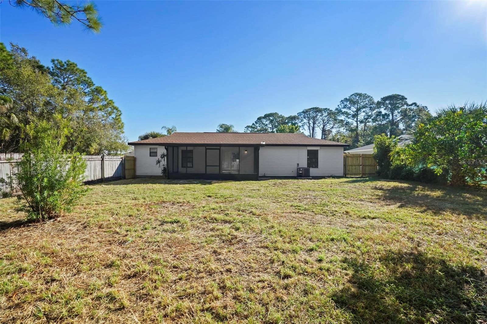 556 CARPENTER AVE, PALM BAY, FL, 32907