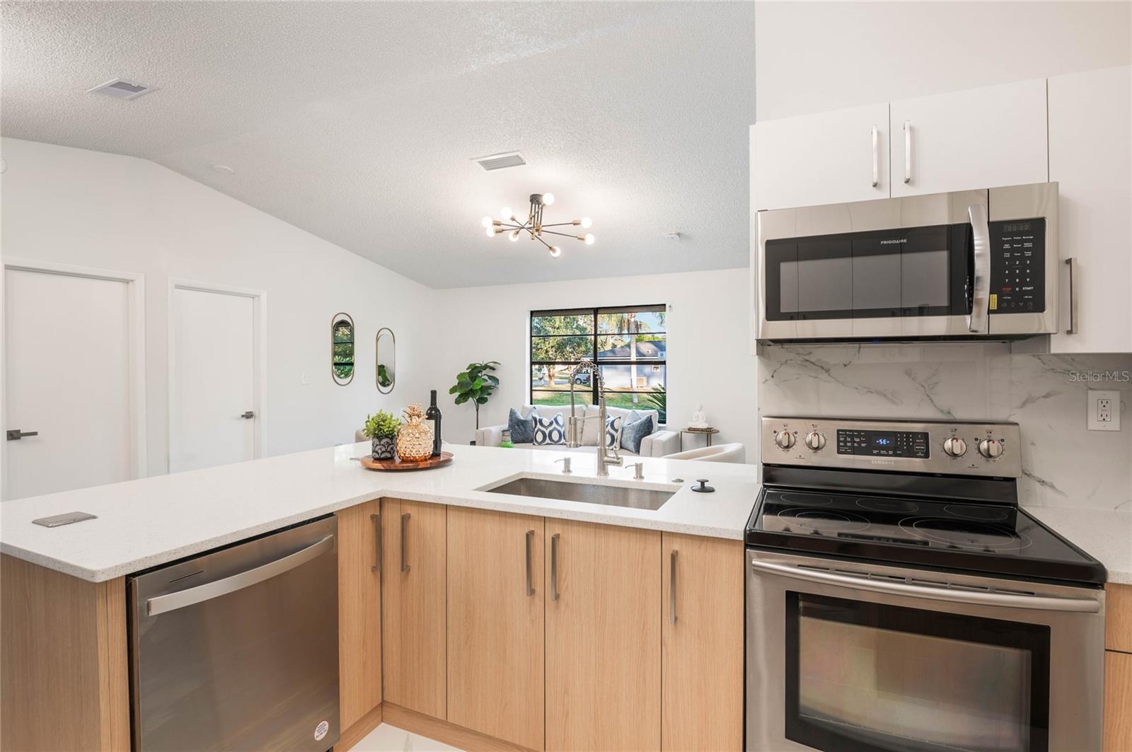 556 CARPENTER AVE, PALM BAY, FL, 32907