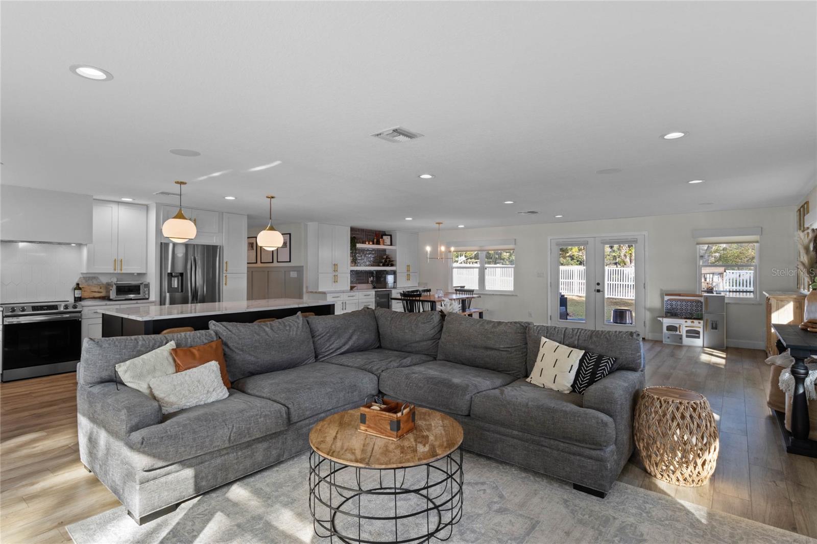 1814 LAKE ARIANA BLVD, AUBURNDALE, FL, 33823