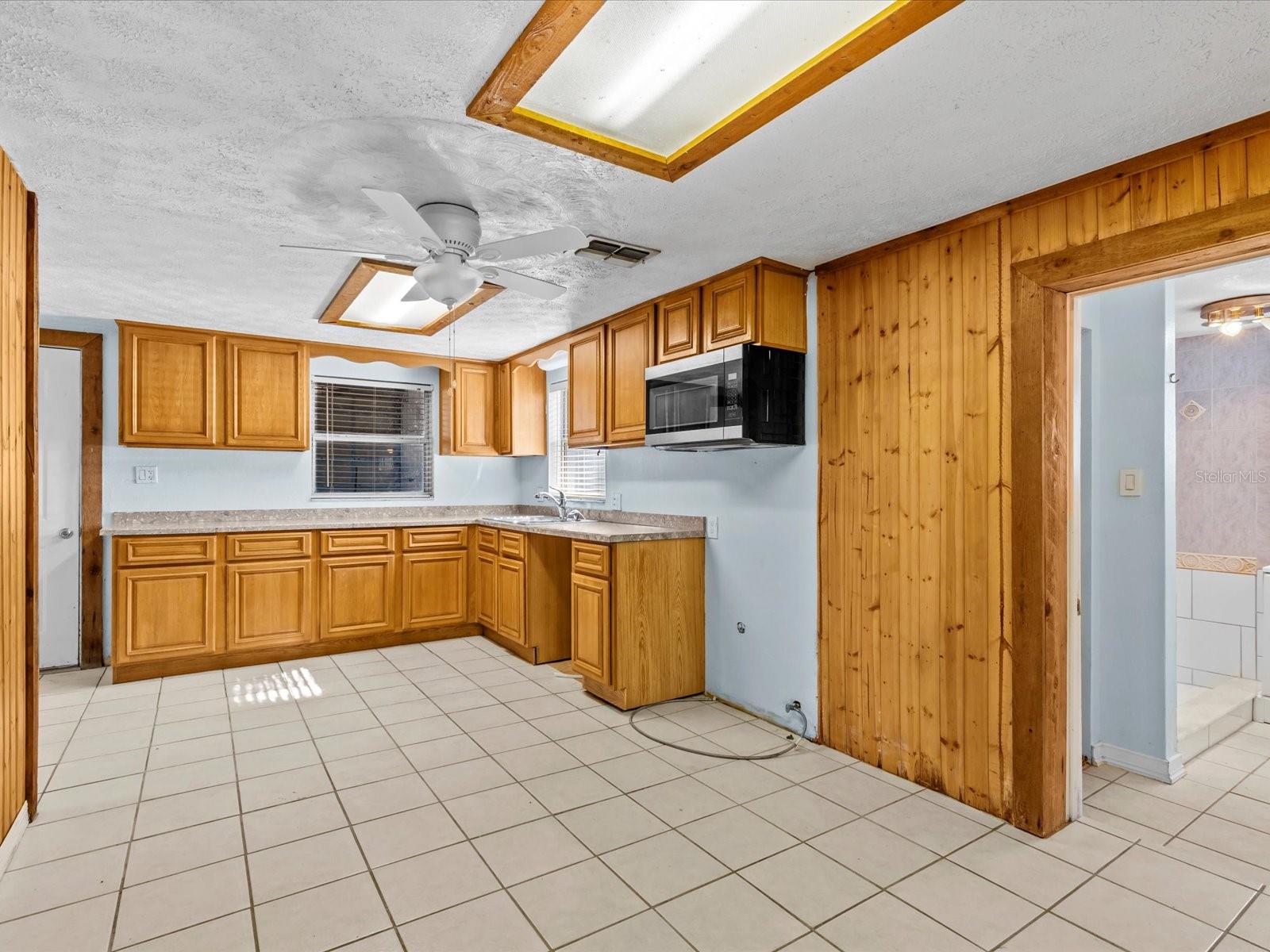 7195 BETHESDA CT, WEEKI WACHEE, FL, 34607