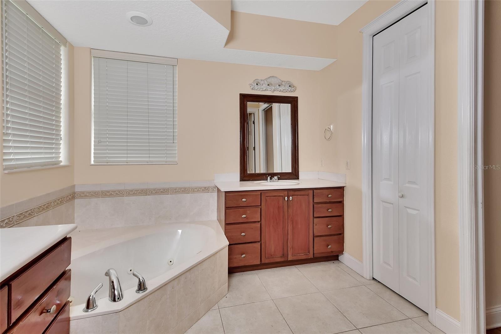84 S RIVERWALK DR, PALM COAST, FL, 32137
