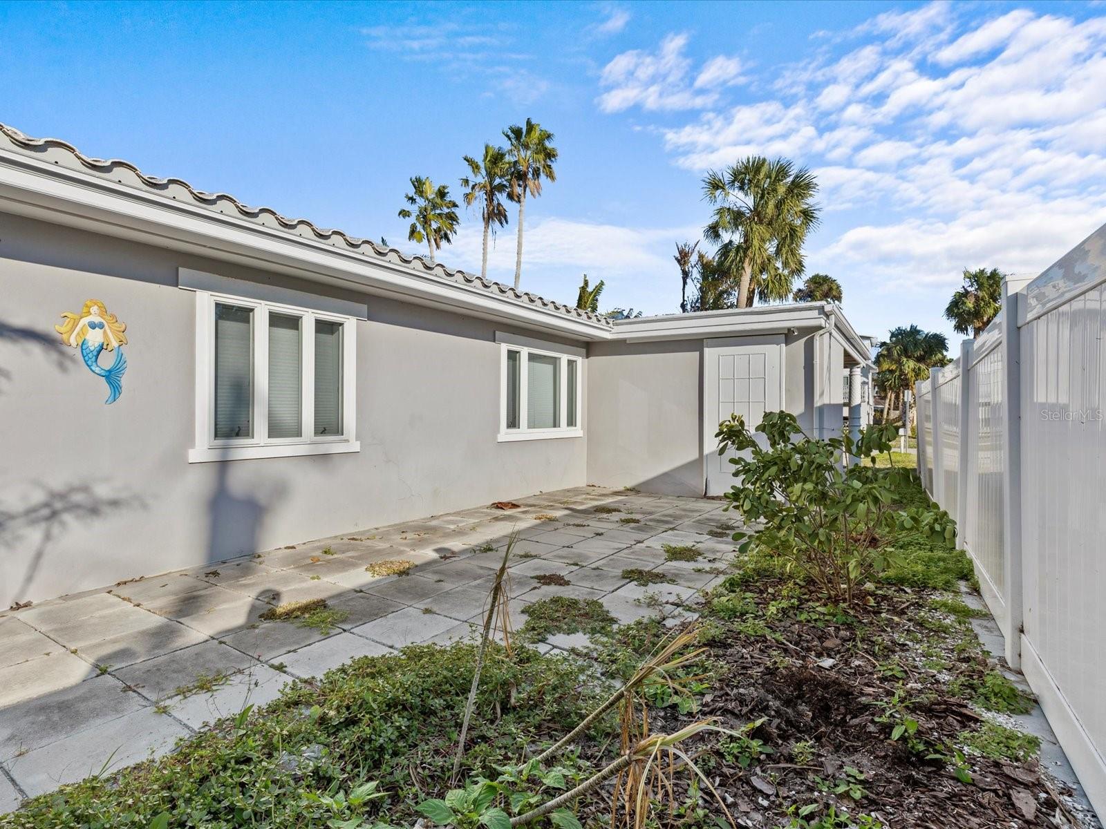 35 JUNIPER WAY, CLEARWATER BEACH, FL, 33767