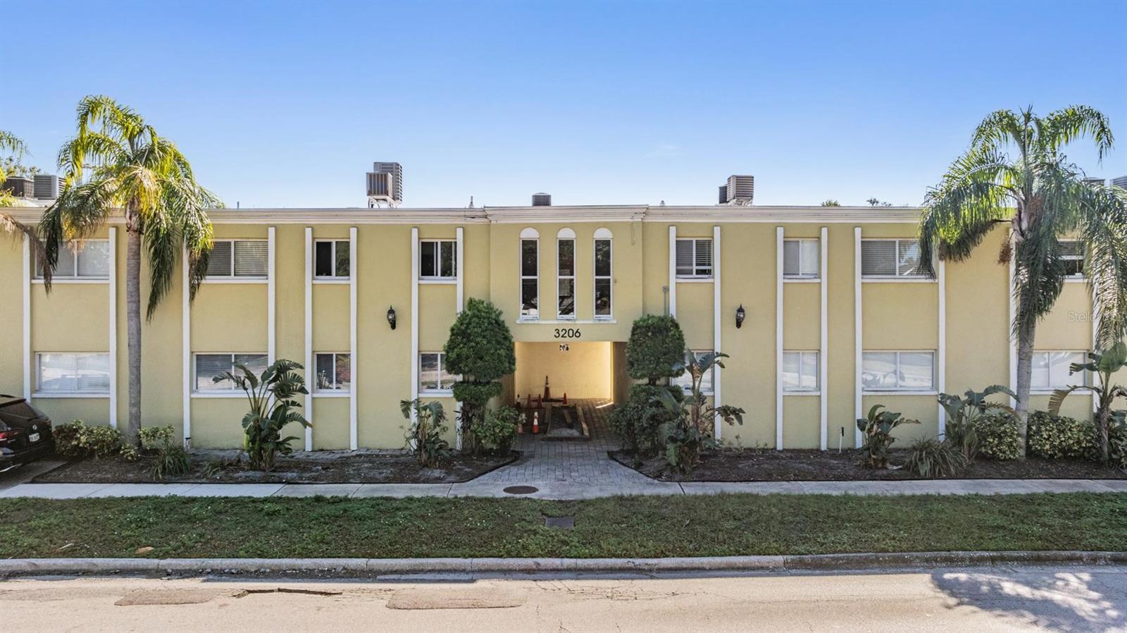 3206 W AZEELE ST #100, TAMPA, FL, 33609