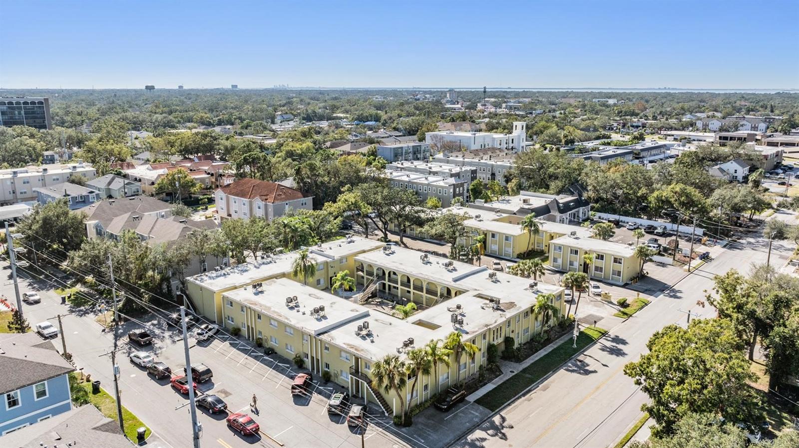 3206 W AZEELE ST #100, TAMPA, FL, 33609
