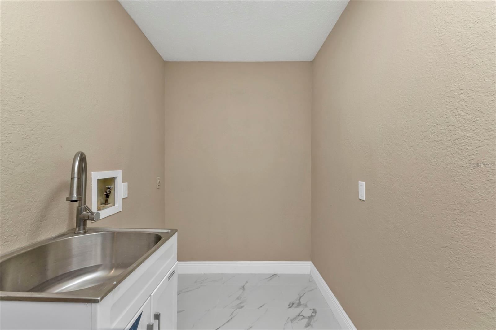 2387 TAMARIND ST, PORT CHARLOTTE, FL, 33948