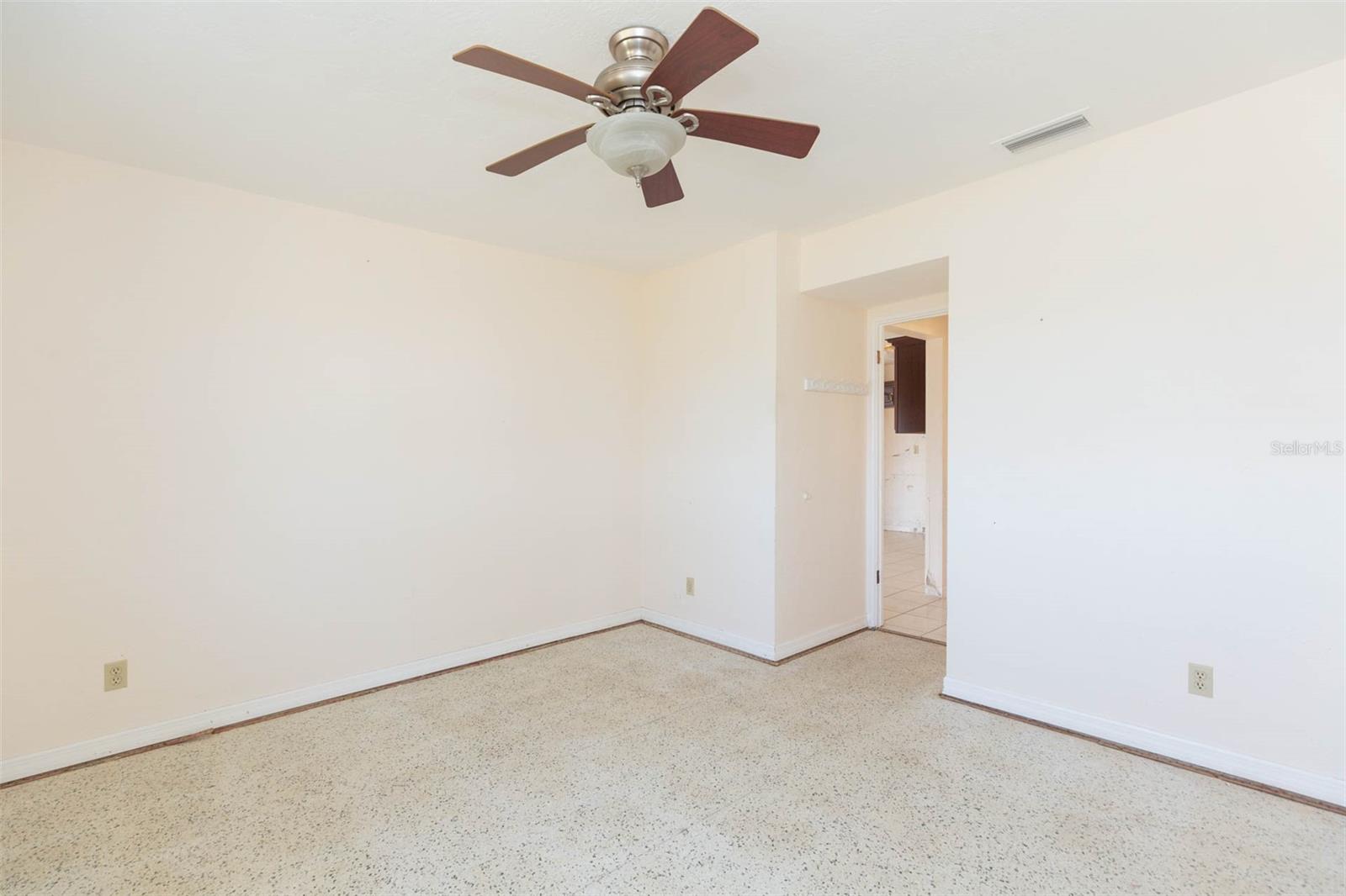 11775 6TH ST E, TREASURE ISLAND, FL, 33706