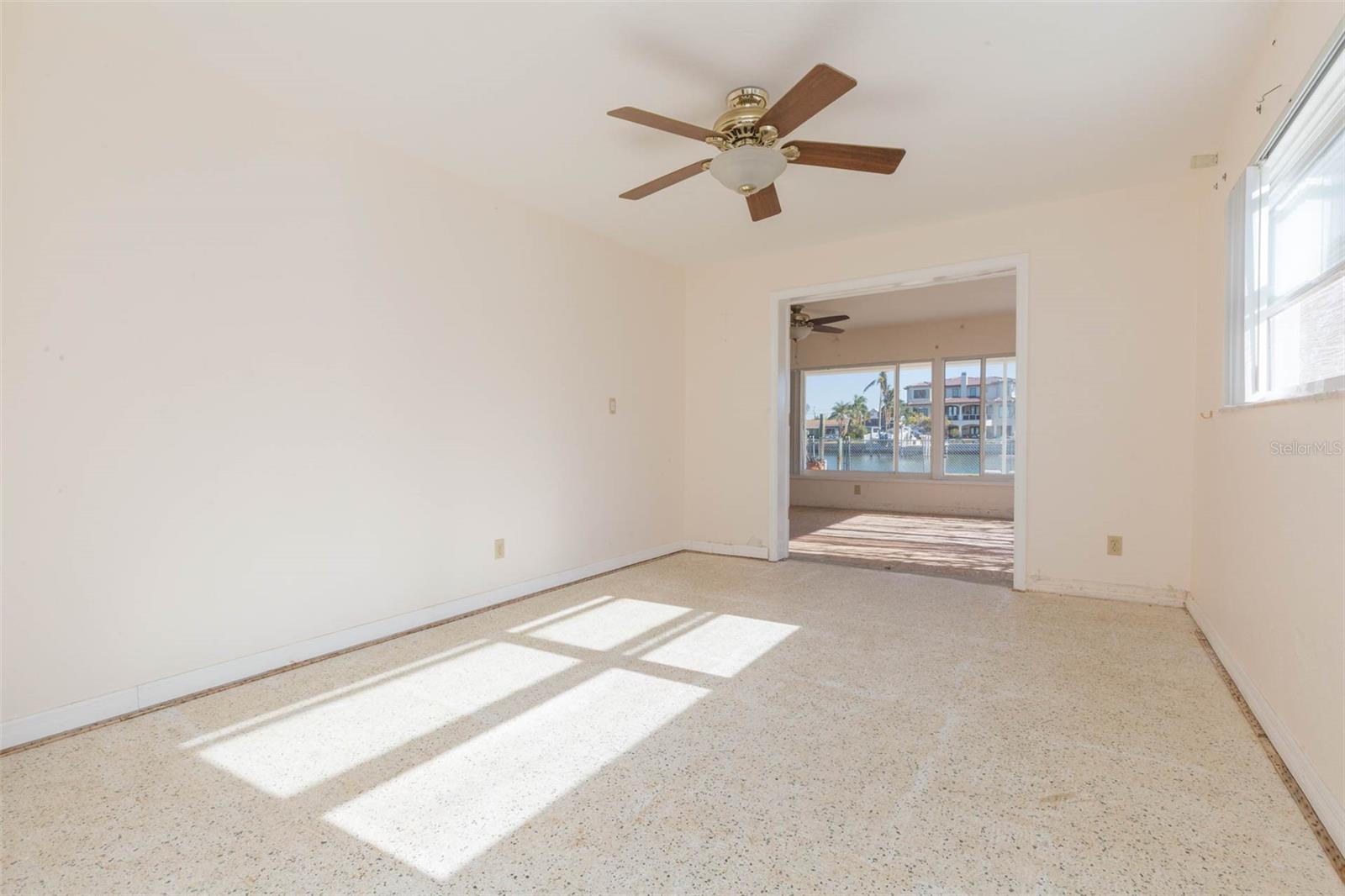 11775 6TH ST E, TREASURE ISLAND, FL, 33706