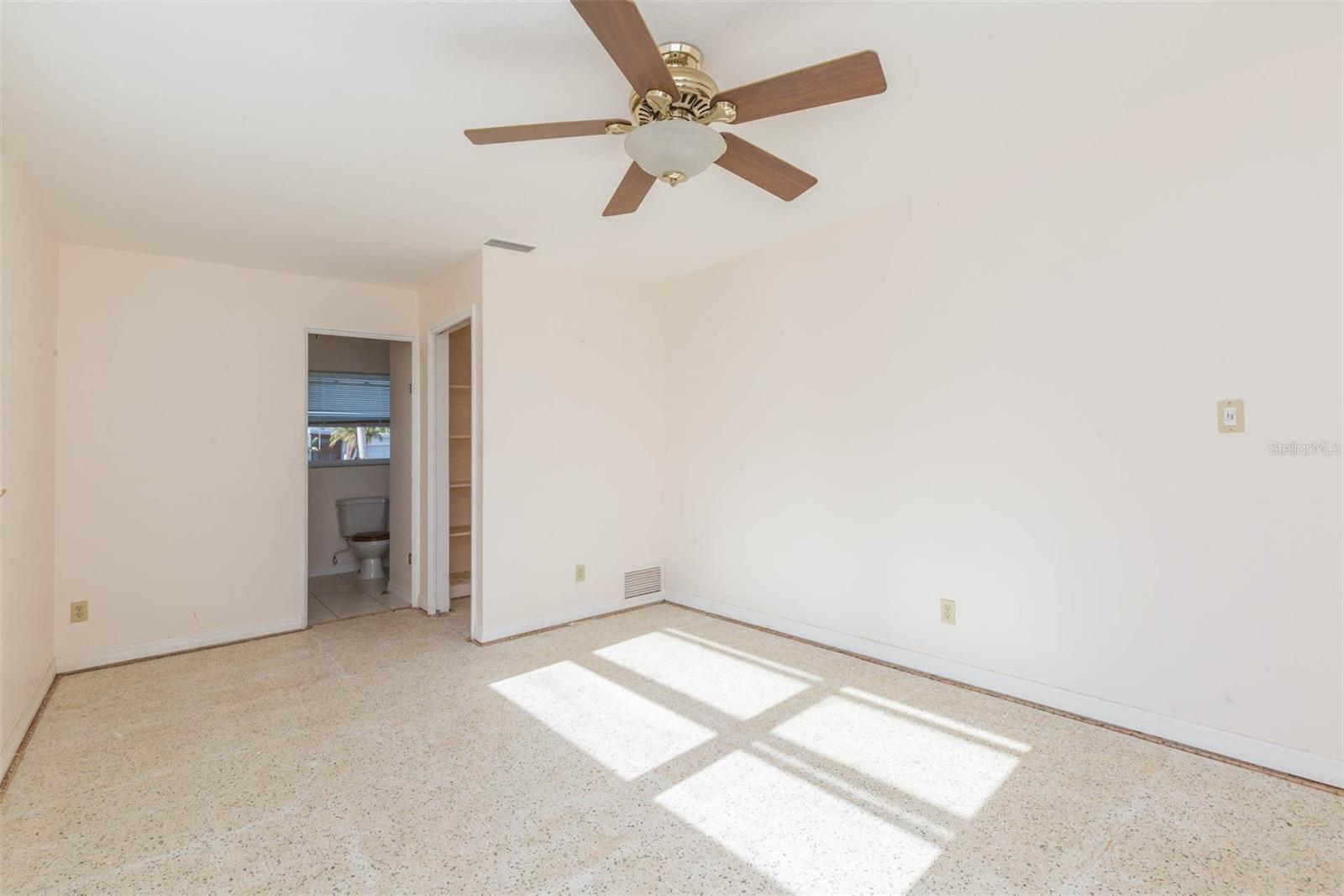 11775 6TH ST E, TREASURE ISLAND, FL, 33706
