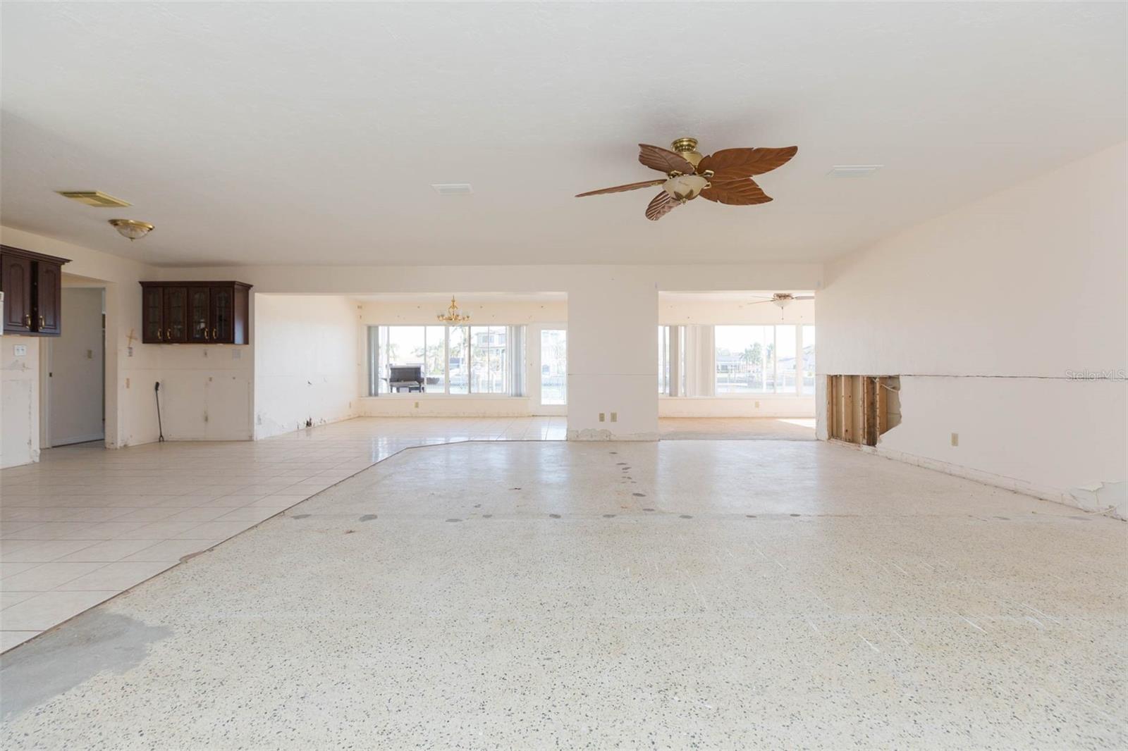 11775 6TH ST E, TREASURE ISLAND, FL, 33706