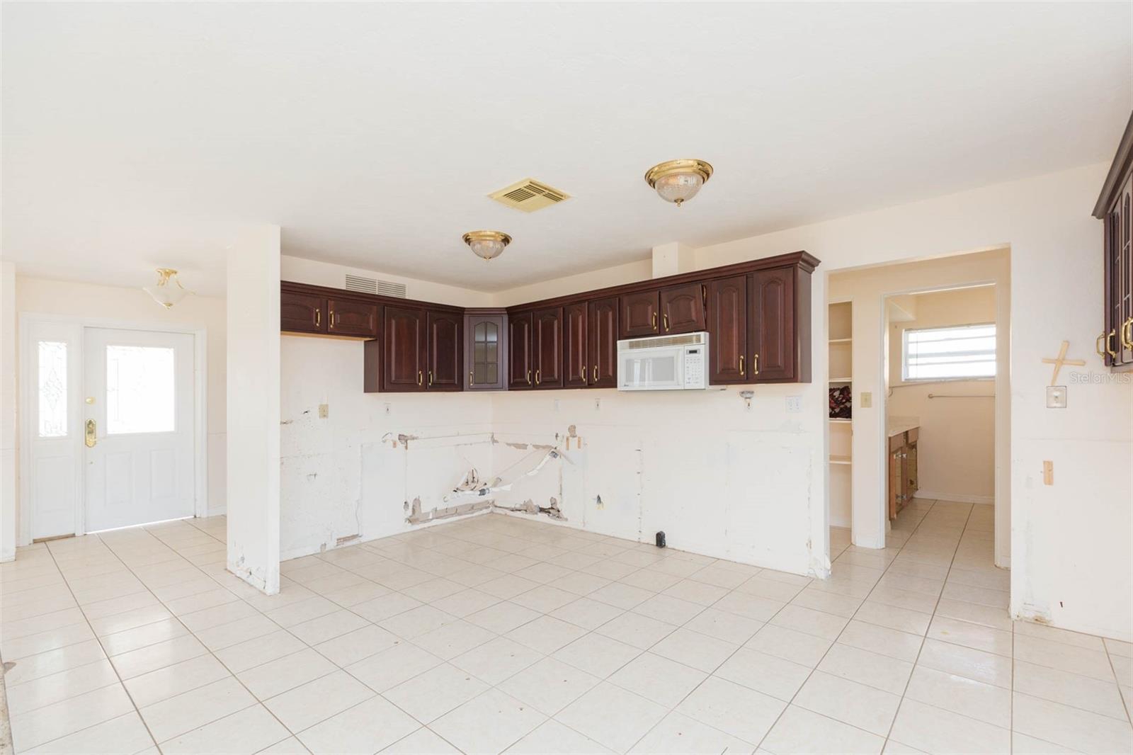11775 6TH ST E, TREASURE ISLAND, FL, 33706