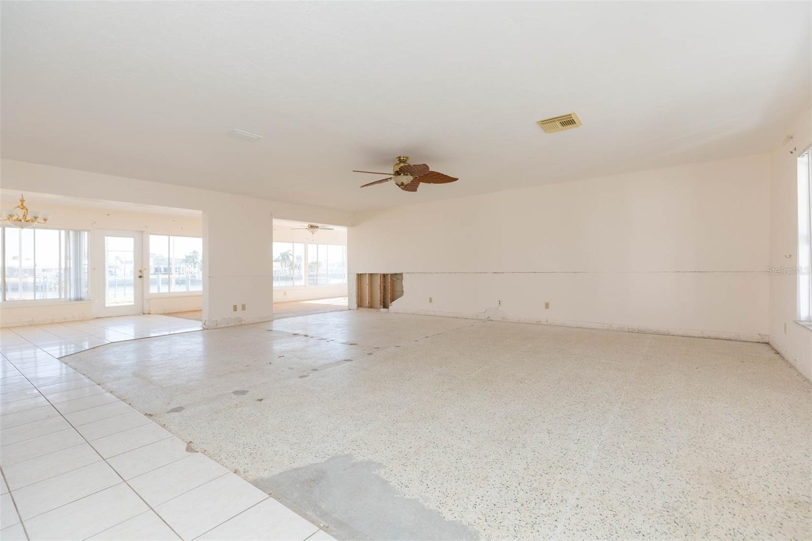 11775 6TH ST E, TREASURE ISLAND, FL, 33706