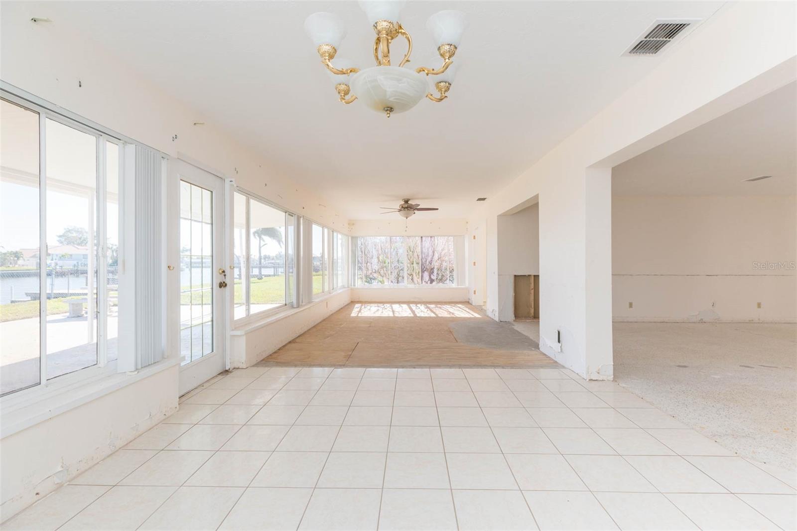 11775 6TH ST E, TREASURE ISLAND, FL, 33706