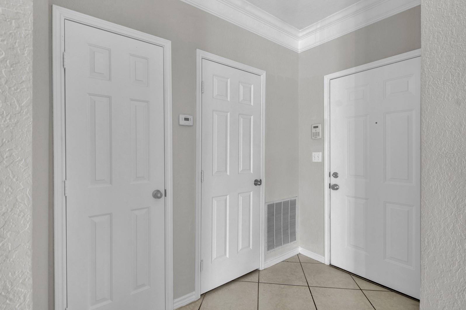 4333 BAYSIDE VILLAGE DR #210, TAMPA, FL, 33615