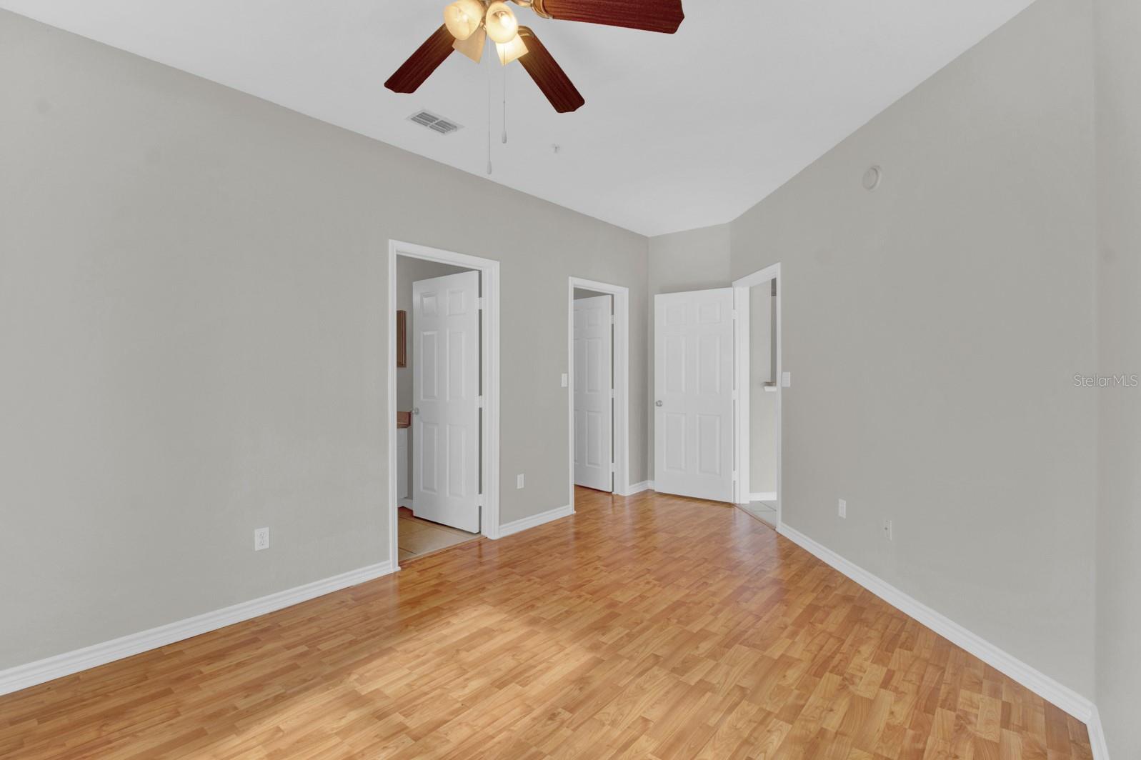 4333 BAYSIDE VILLAGE DR #210, TAMPA, FL, 33615