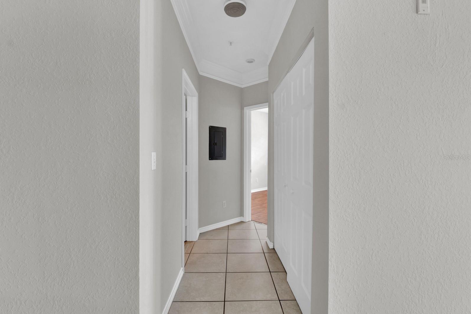 4333 BAYSIDE VILLAGE DR #210, TAMPA, FL, 33615