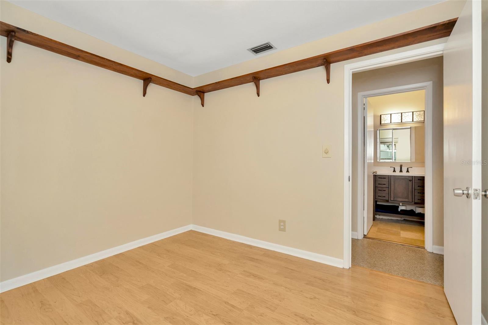 807 MONACO DR, TAMPA, FL, 33613