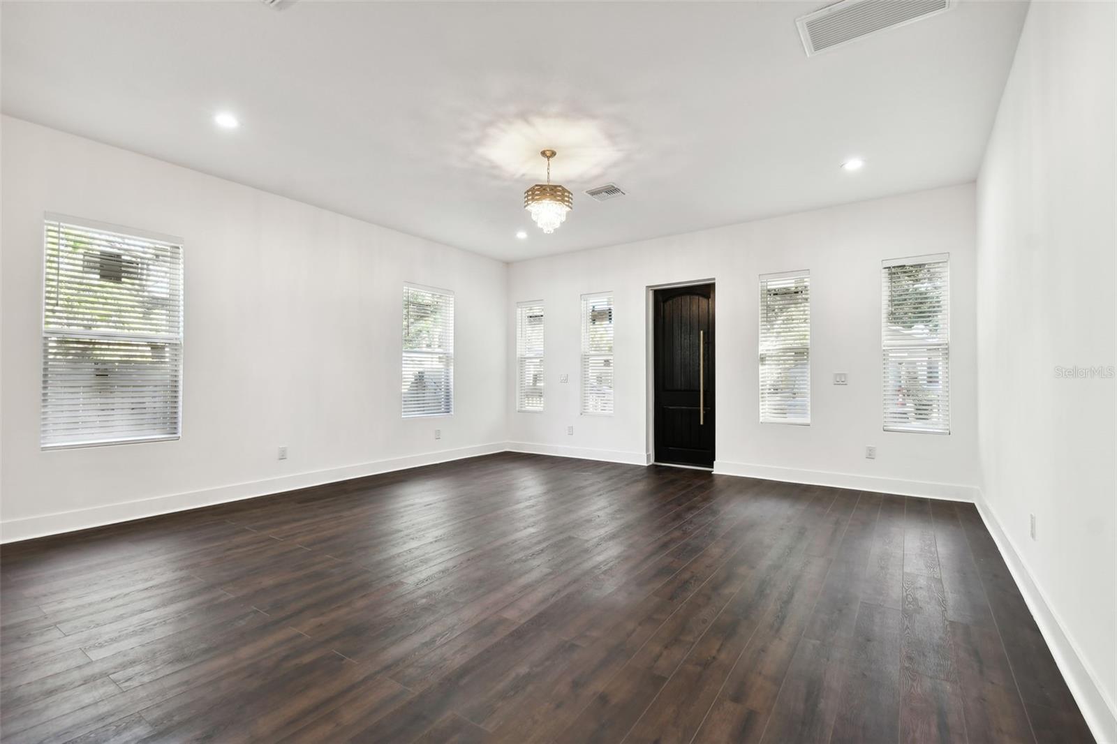 1565 13TH ST S, ST PETERSBURG, FL, 33705