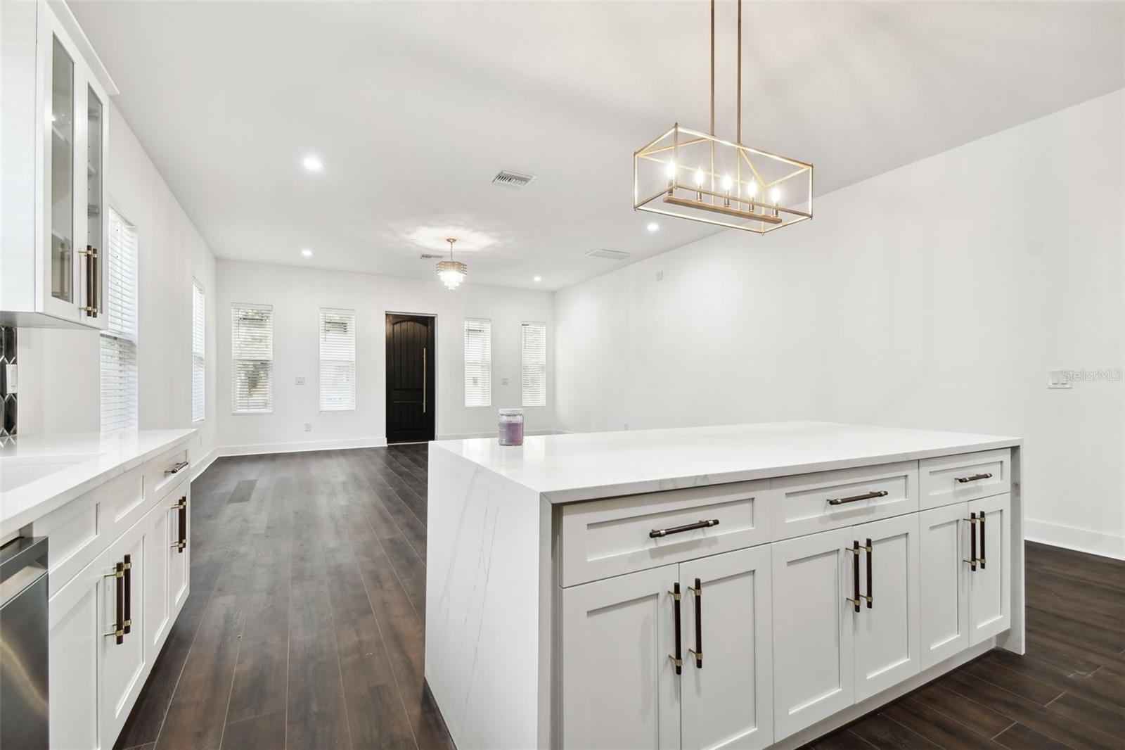 1565 13TH ST S, ST PETERSBURG, FL, 33705