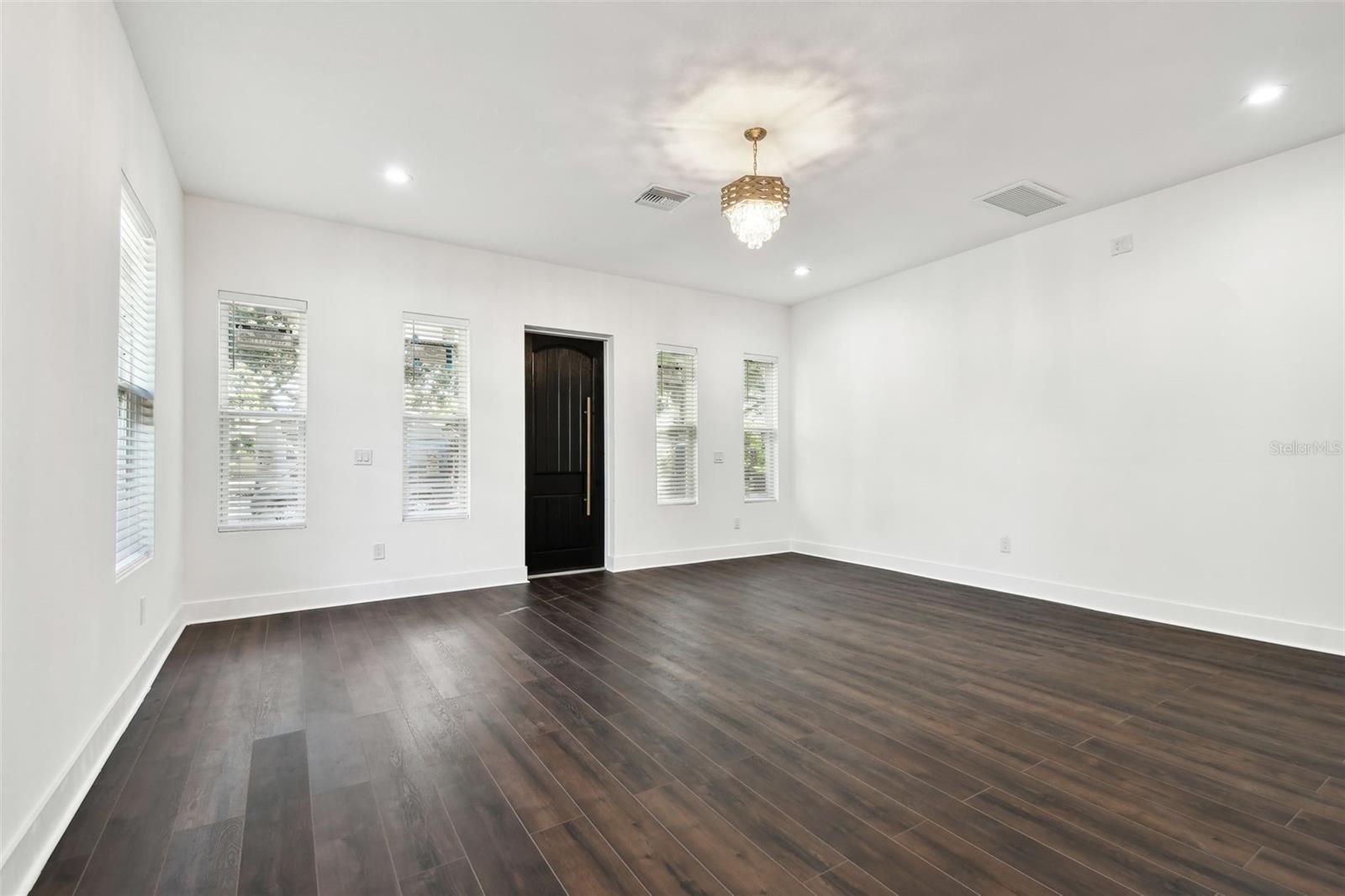 1565 13TH ST S, ST PETERSBURG, FL, 33705