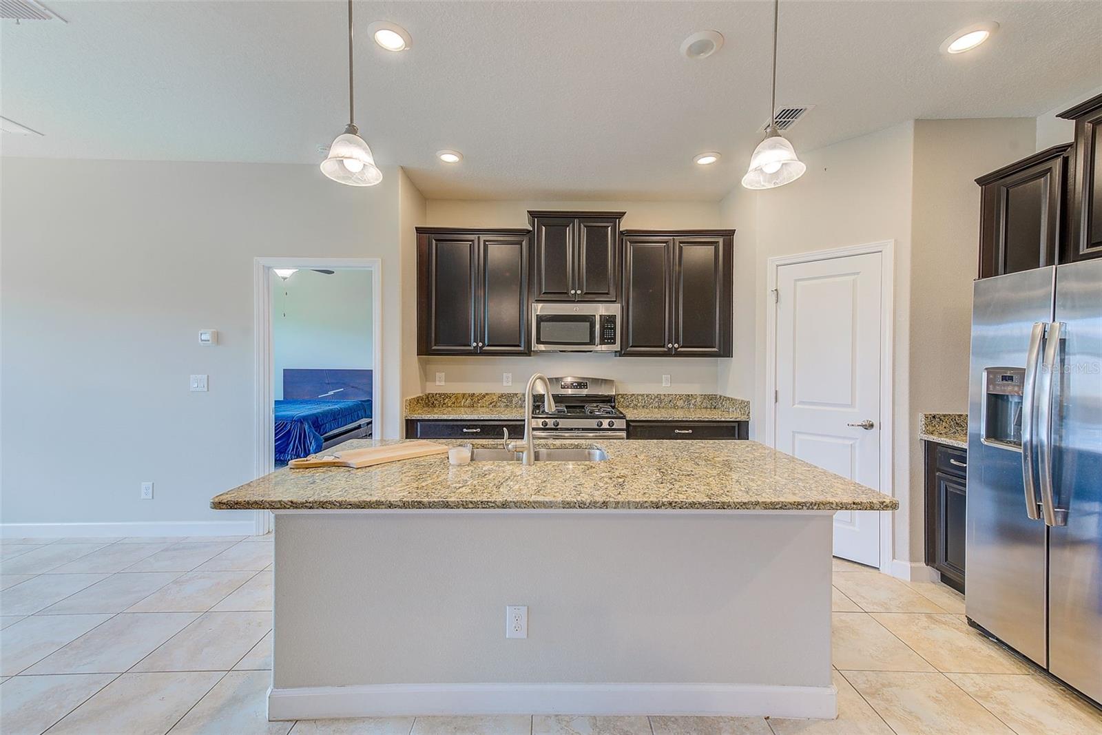 8121 SEQUESTER LOOP, LAND O LAKES, FL, 34637