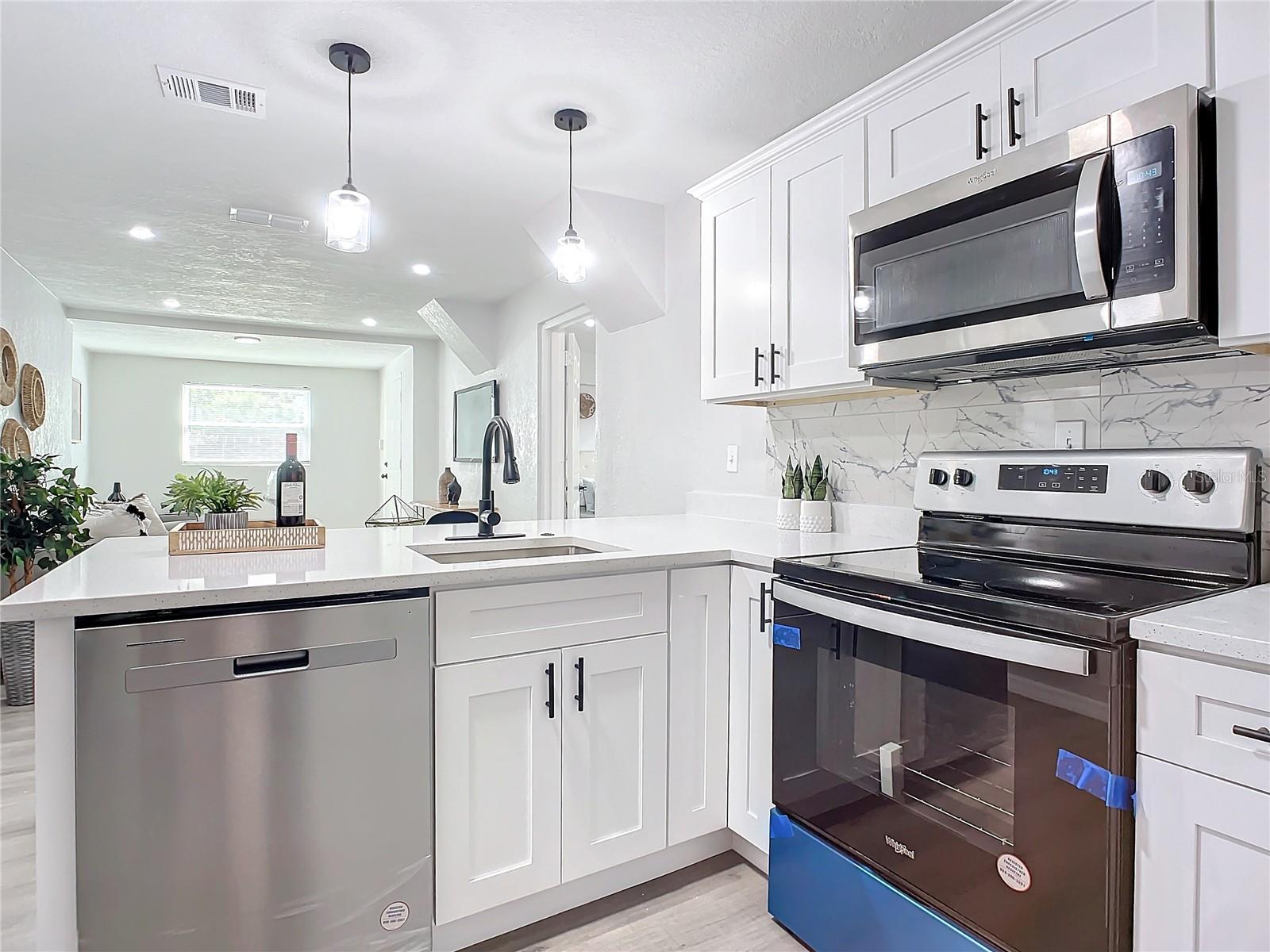 736 N SEGRAVE ST, DAYTONA BEACH, FL, 32114