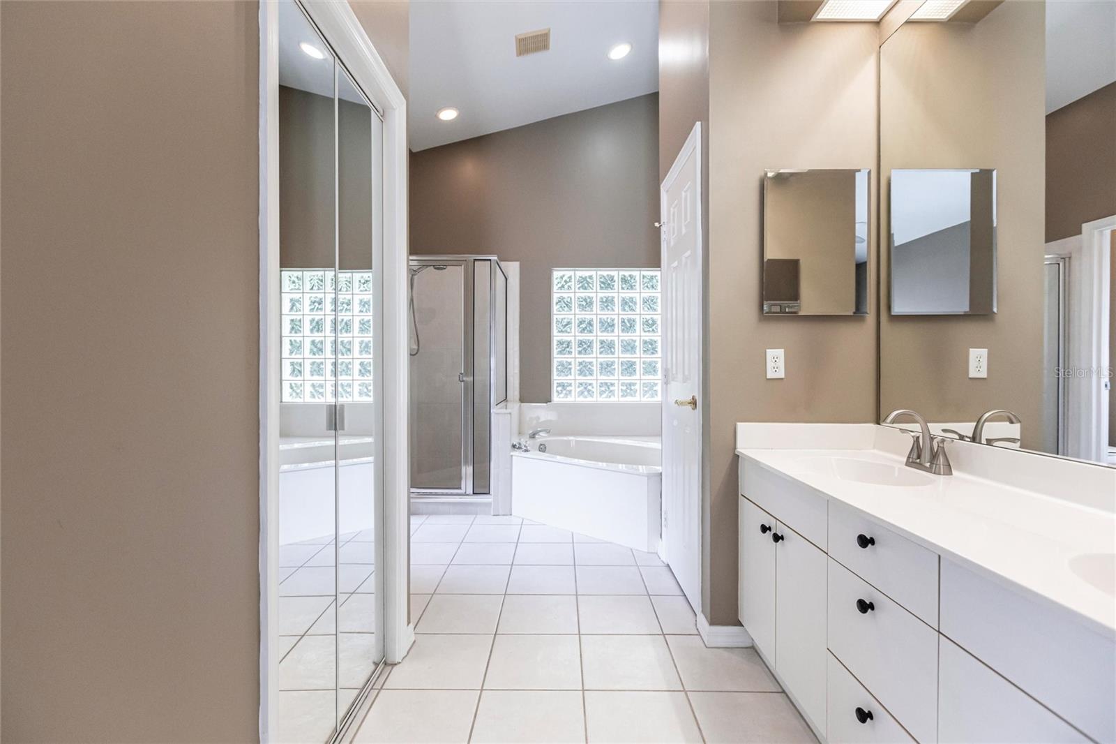 359 PINDO PALM DR, NAPLES, FL, 34104