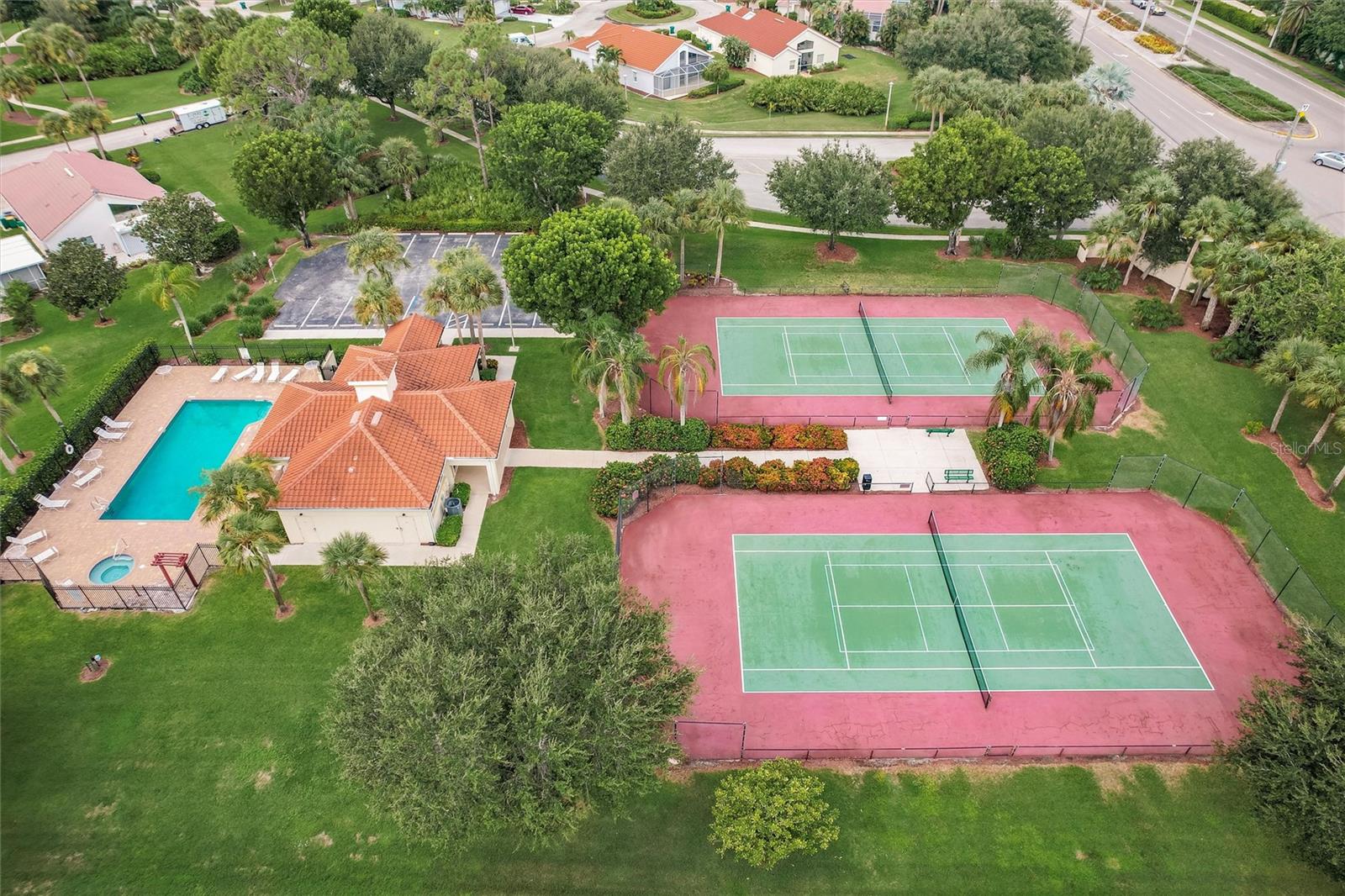 359 PINDO PALM DR, NAPLES, FL, 34104