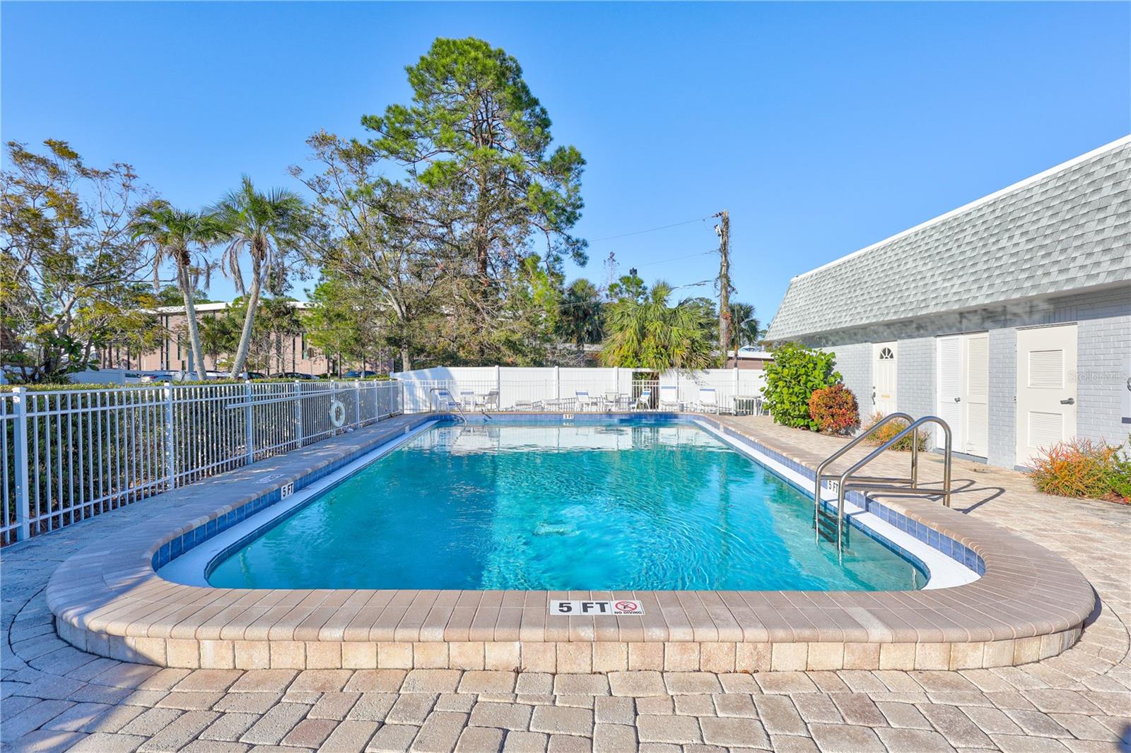 1006 CARA DR #1006, LARGO, FL, 33771
