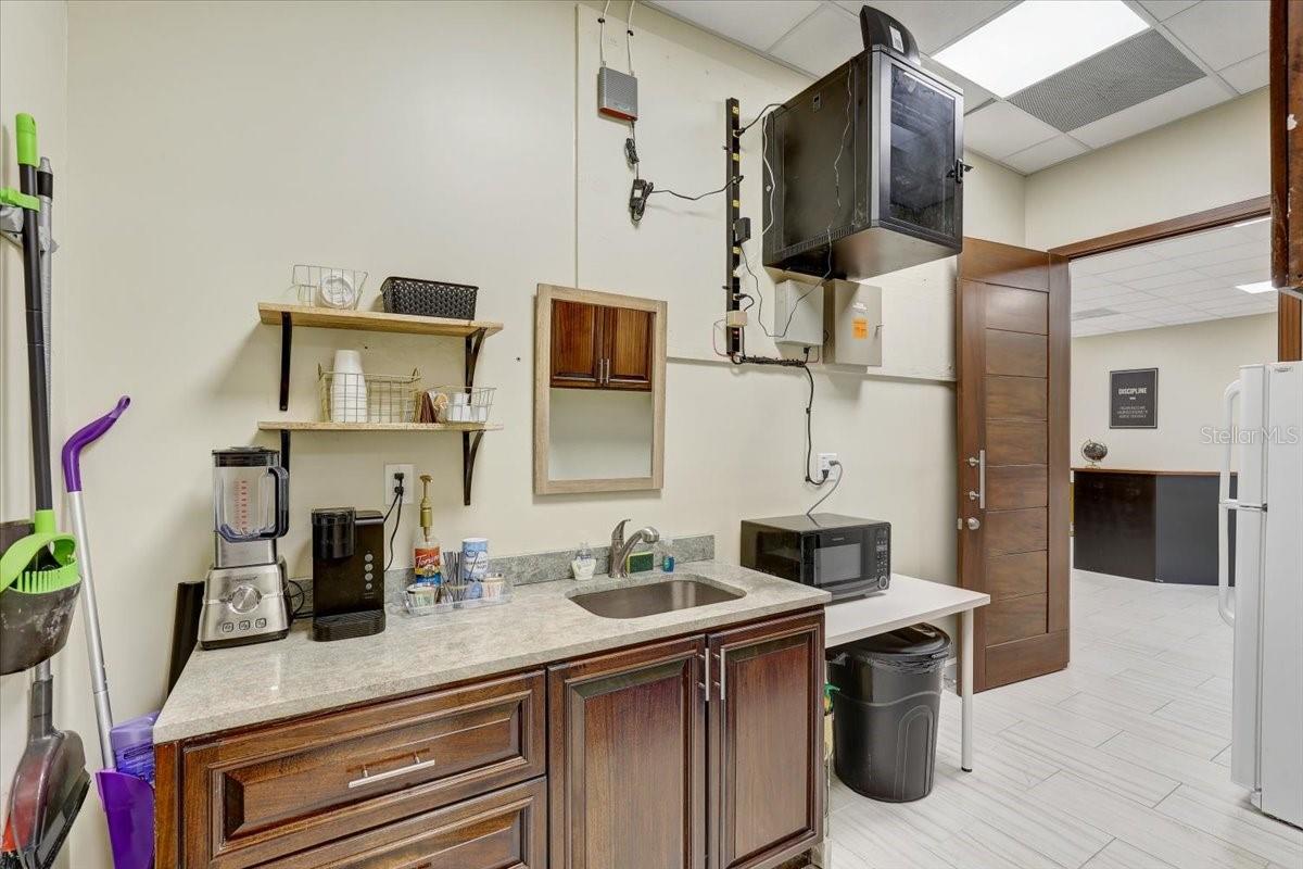 6739 CAUSEWAY BLVD, TAMPA, FL, 33619