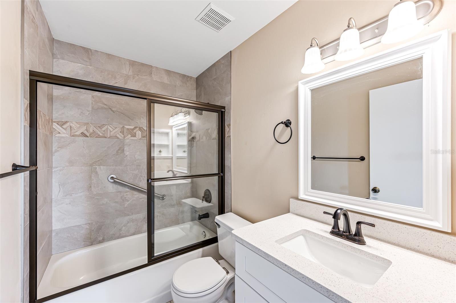 9275 LAKE PARK DR #204, FORT MYERS, FL, 33919