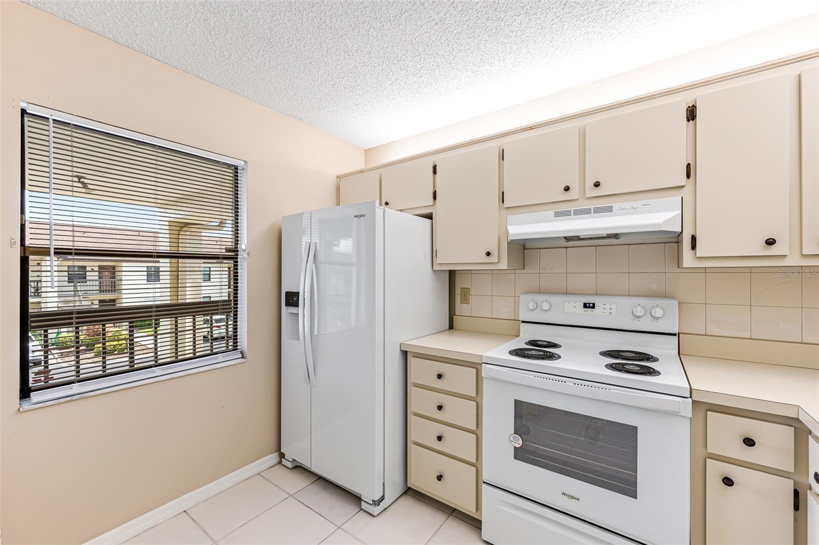 9275 LAKE PARK DR #204, FORT MYERS, FL, 33919