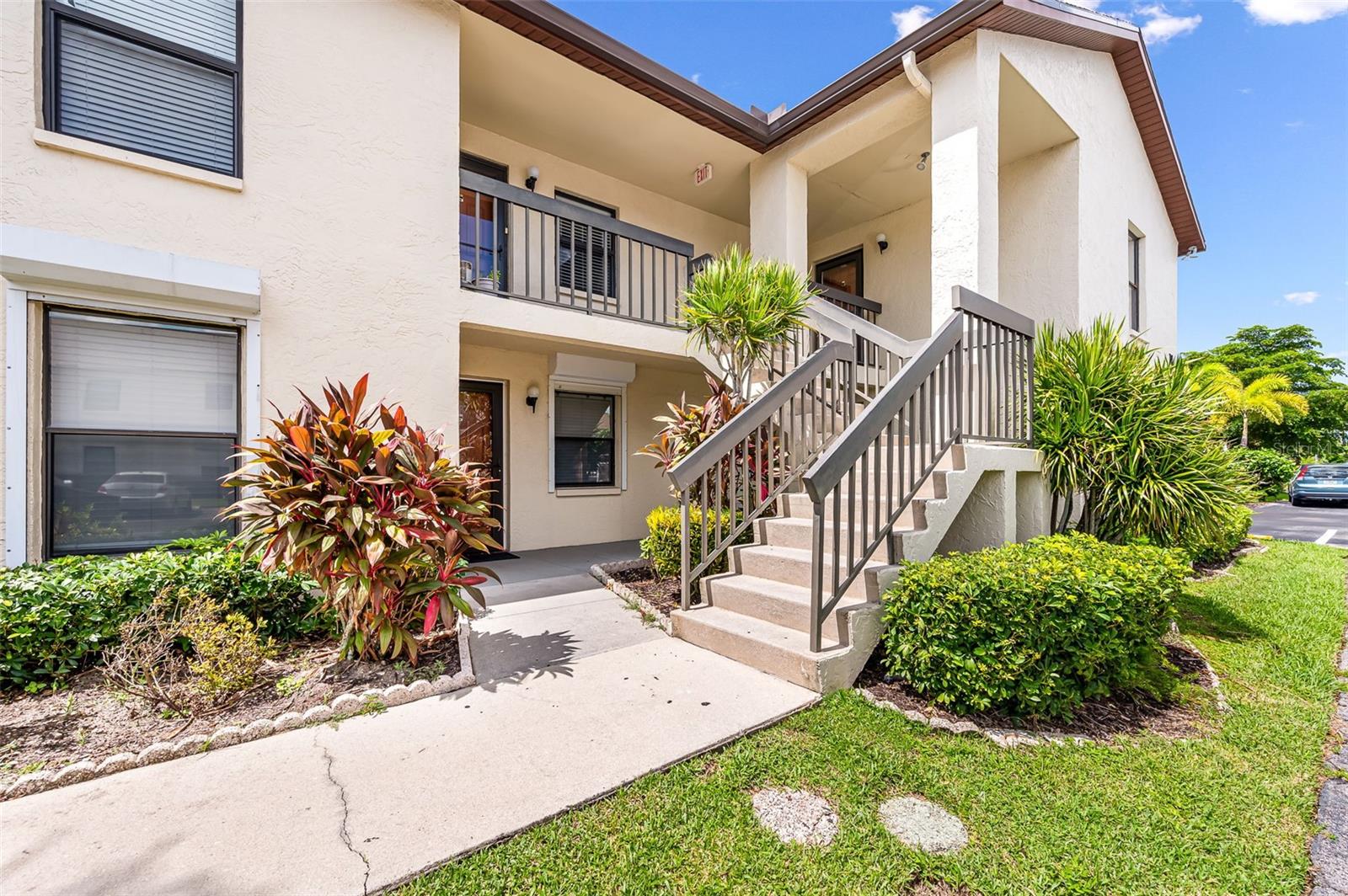 9275 LAKE PARK DR #204, FORT MYERS, FL, 33919