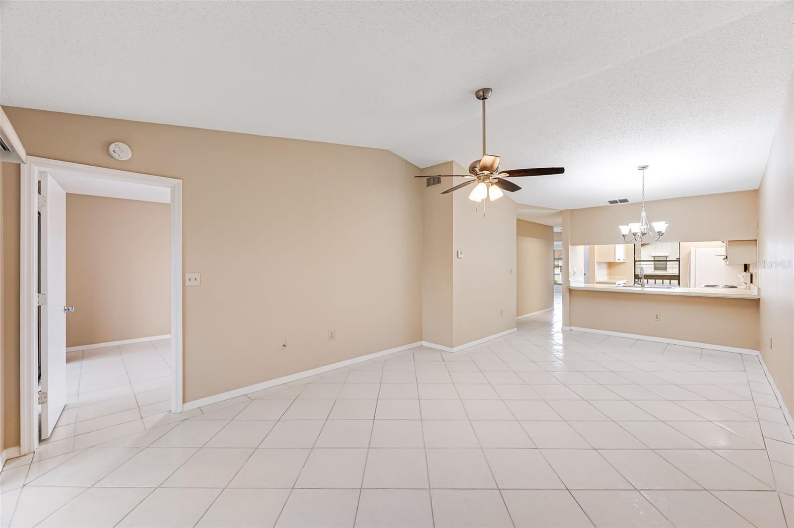 9275 LAKE PARK DR #204, FORT MYERS, FL, 33919