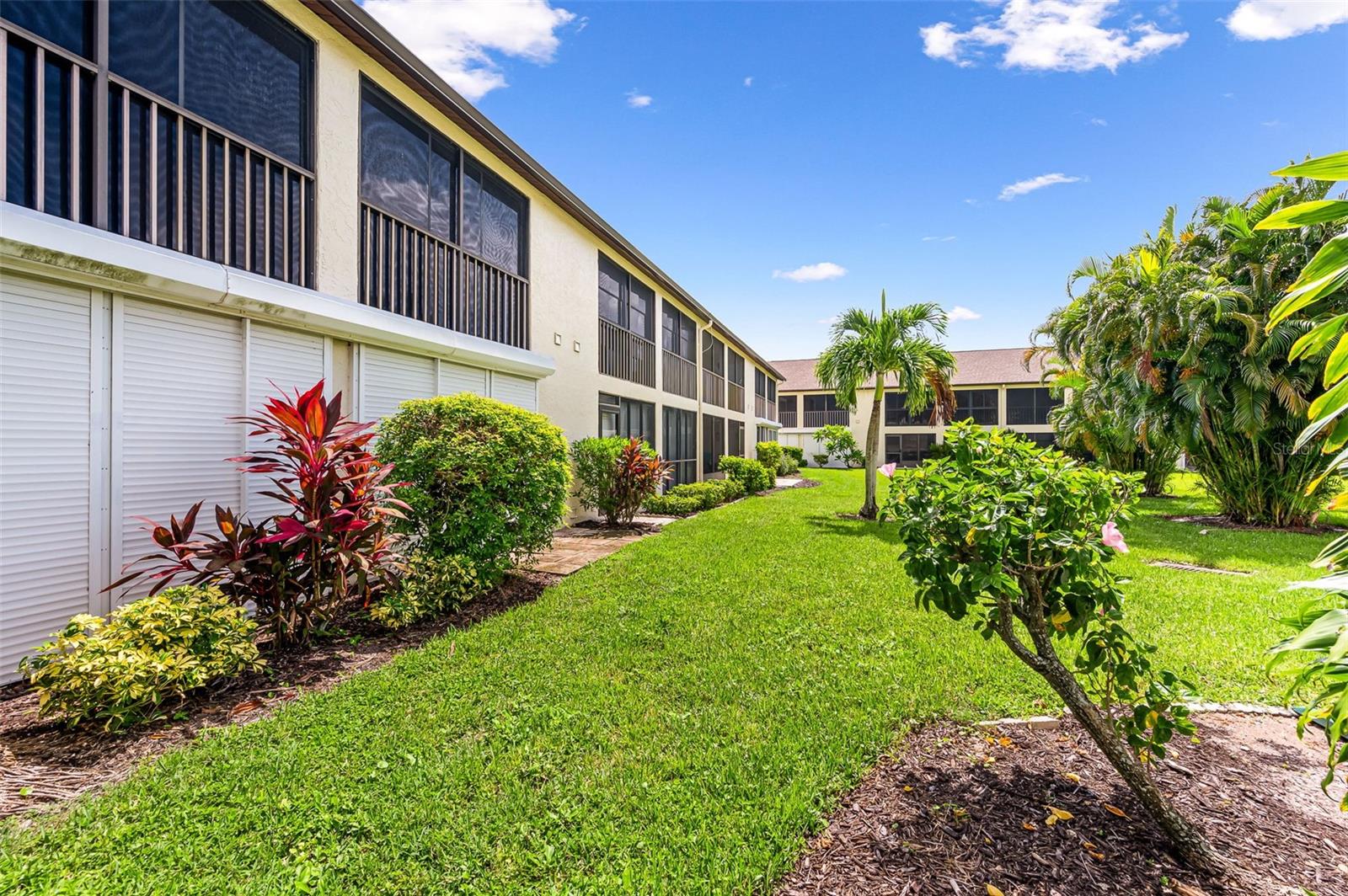 9275 LAKE PARK DR #204, FORT MYERS, FL, 33919