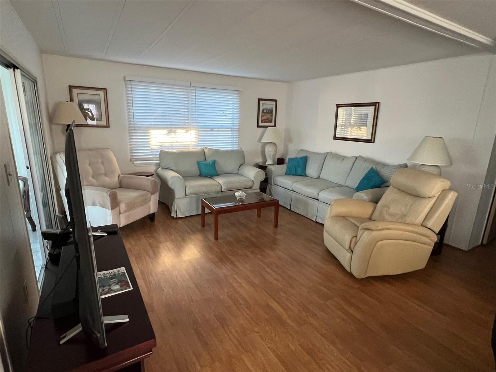 TB8327310 Property Photo