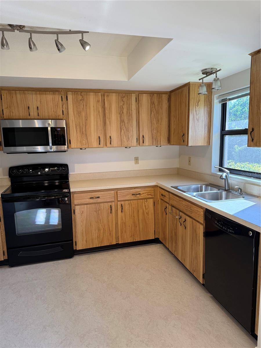 2513 LANCASTER DR, SUN CITY CENTER, FL, 33573