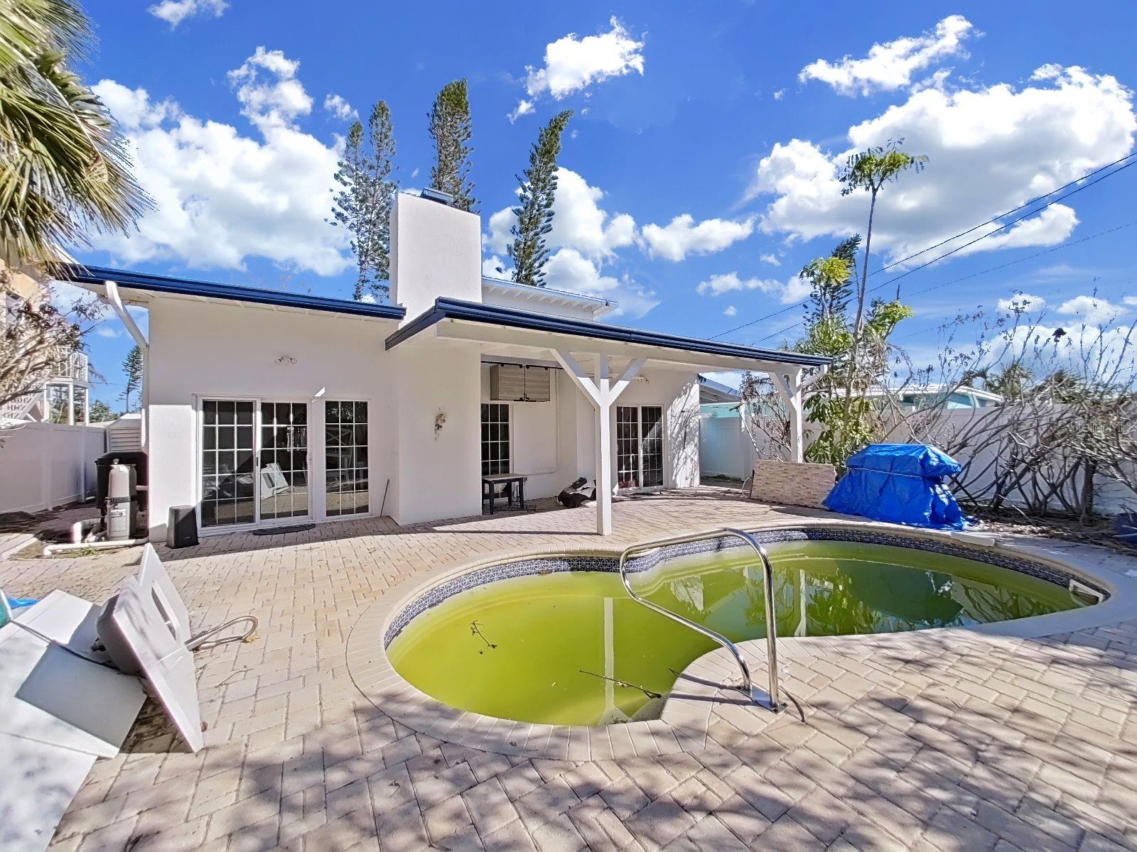 14016 MARGUERITE DR, MADEIRA BEACH, FL, 33708