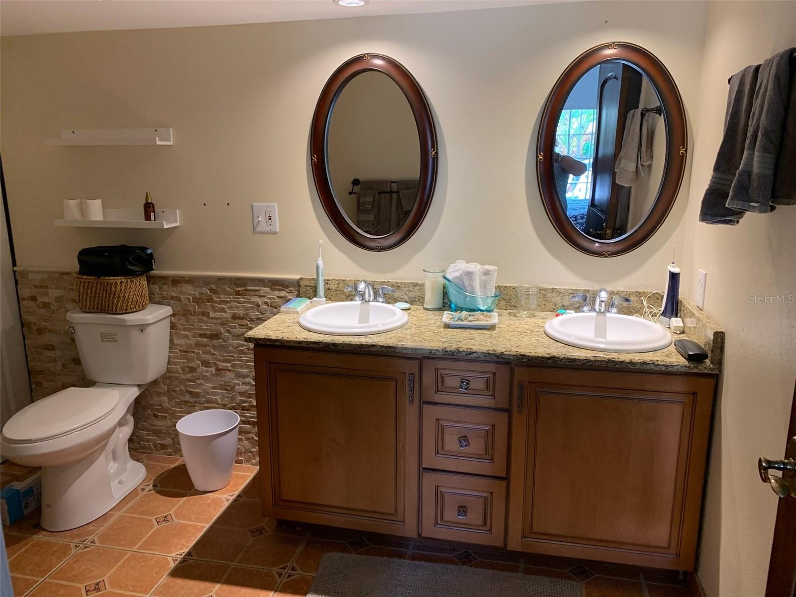 14016 MARGUERITE DR, MADEIRA BEACH, FL, 33708