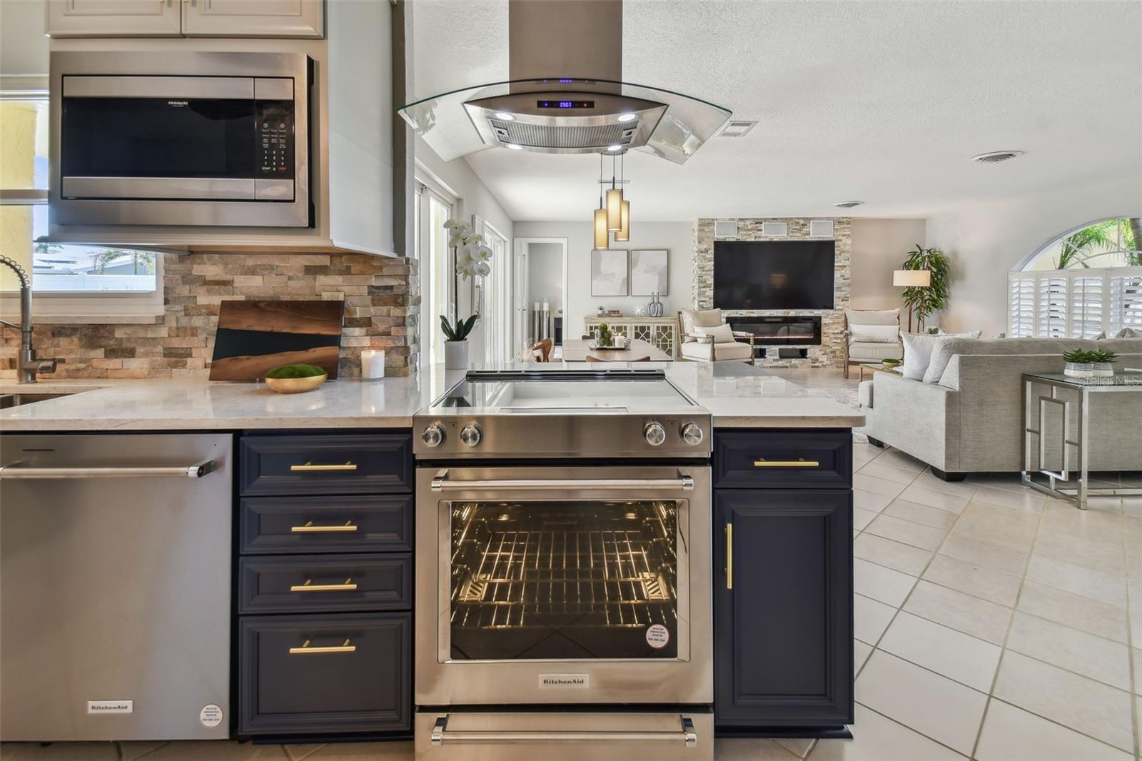 936 79TH ST S, ST PETERSBURG, FL, 33707